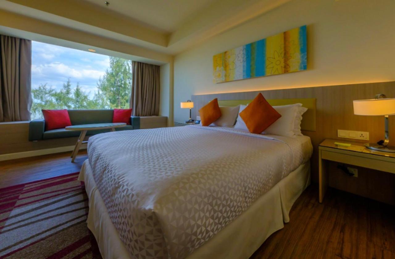 Mercure Penang Beach Tanjung Bungah  Ngoại thất bức ảnh