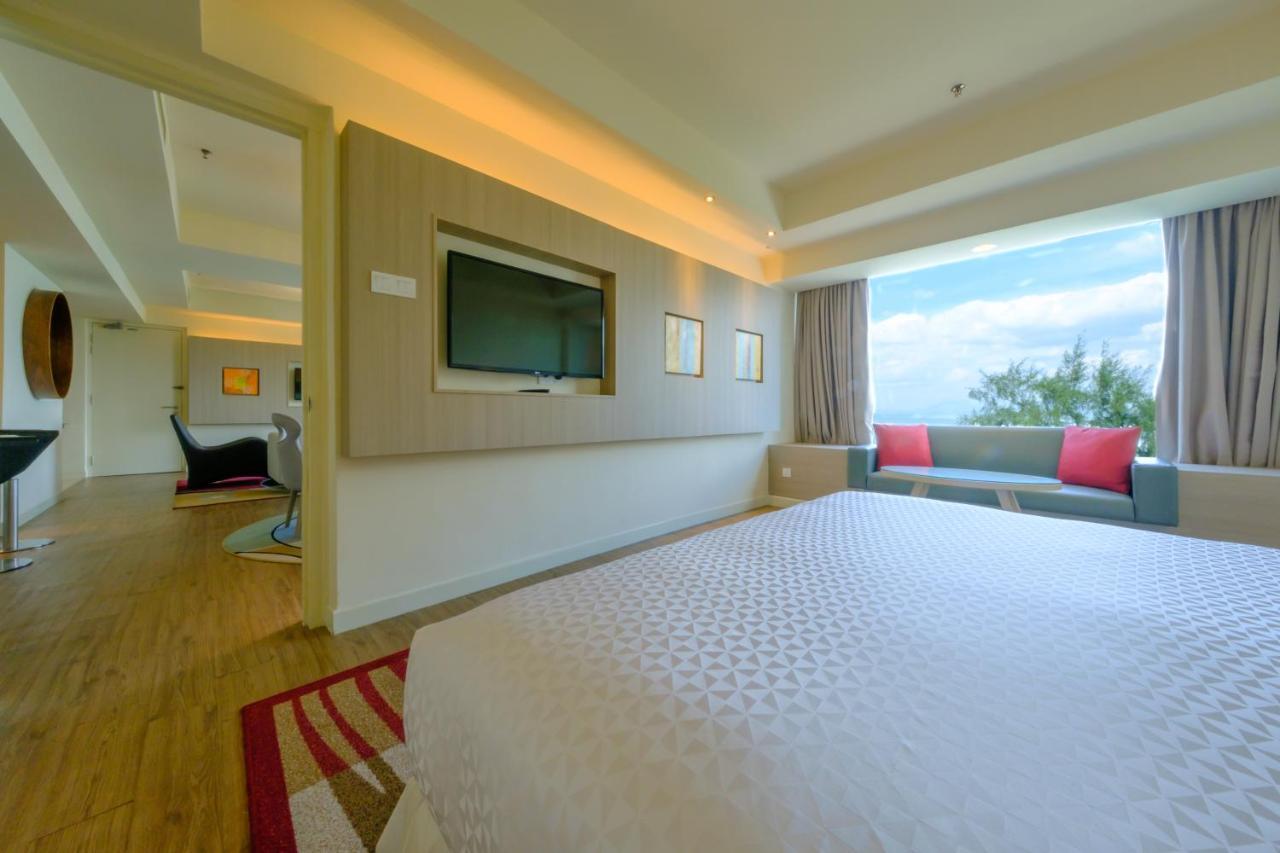 Mercure Penang Beach Tanjung Bungah  Ngoại thất bức ảnh